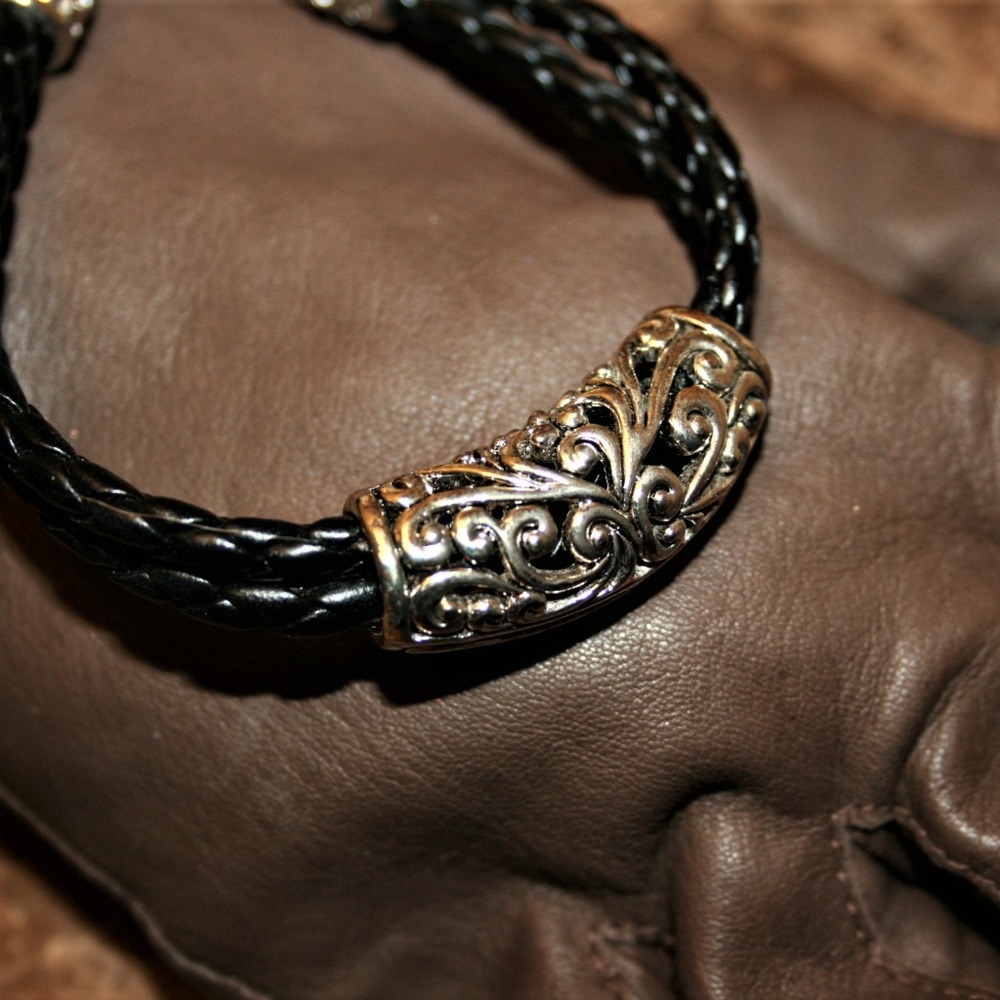 Silver look bracelet - Picture 3 of 3